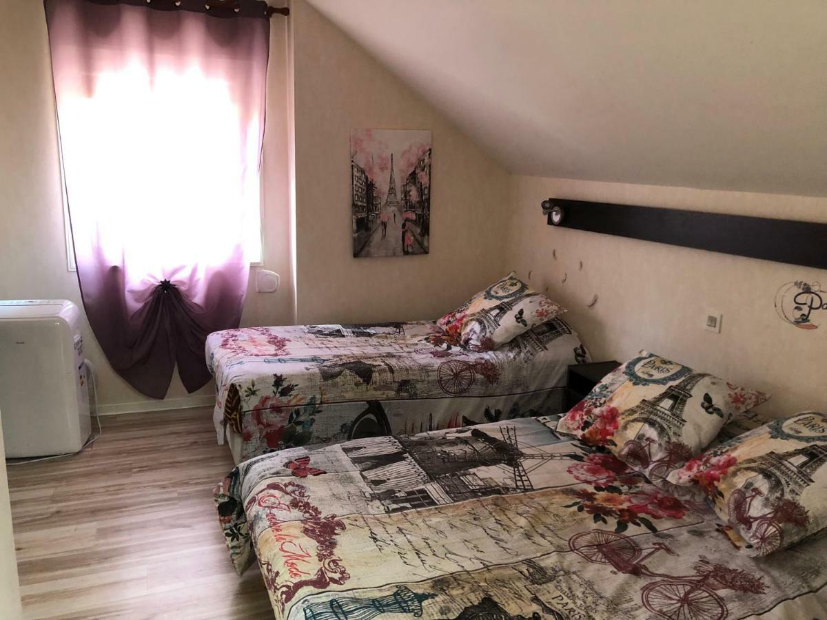 Hotel Le Bambi بوم ليه دام المظهر الخارجي الصورة